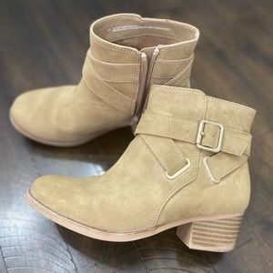 Girls boots